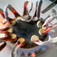 Imagen para el artículo titulado Sí, este vídeo viral de unas pastillas convirtiéndose en tentáculos de ceniza al arder es real